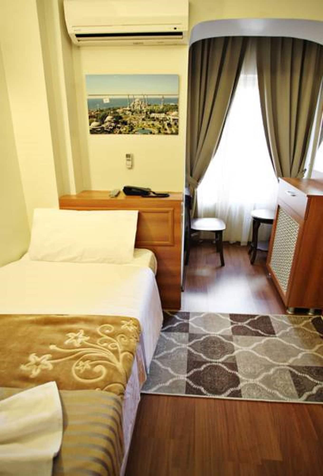 איסטמבול Taksim Palace Hotel מראה חיצוני תמונה