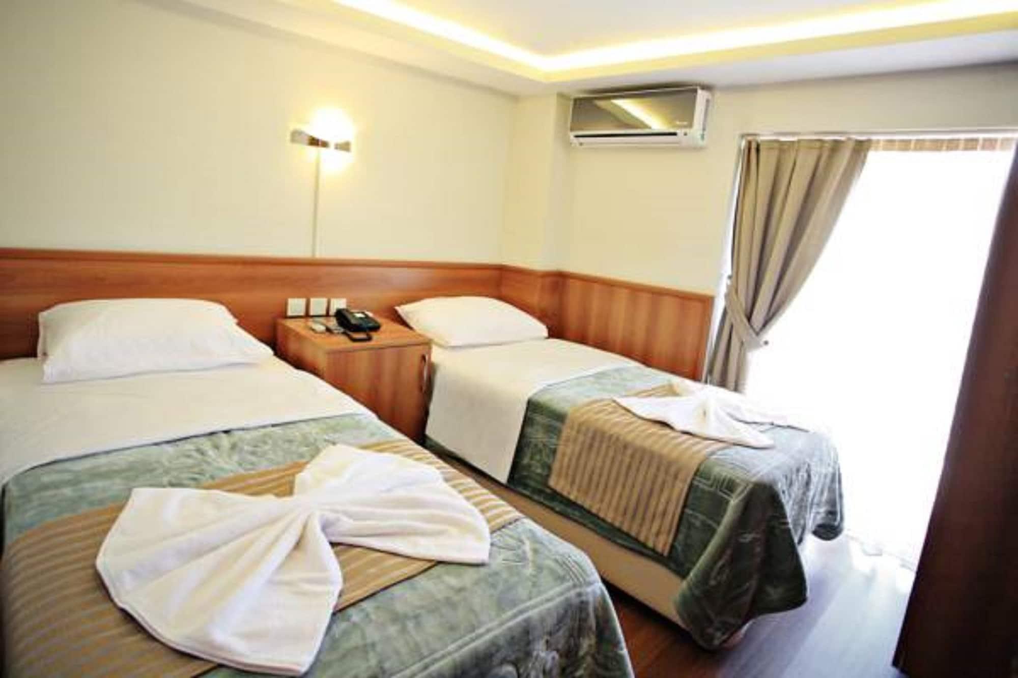 איסטמבול Taksim Palace Hotel מראה חיצוני תמונה