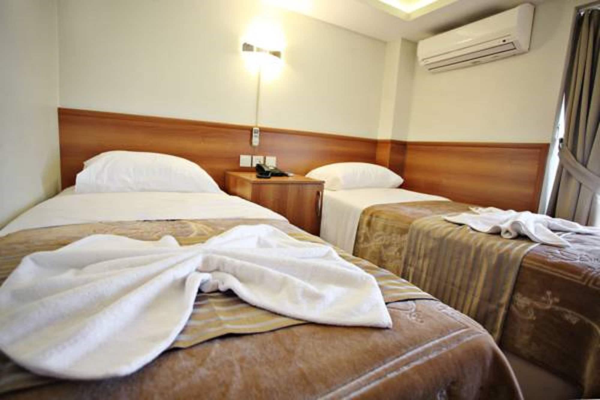 איסטמבול Taksim Palace Hotel מראה חיצוני תמונה